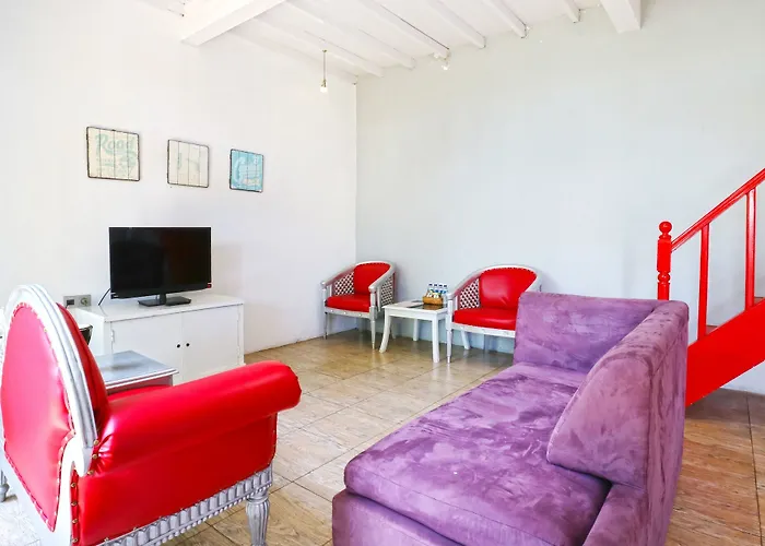 Rose Chamber Bed & Breakfast